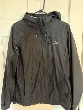 L.L.Bean women’s Black Hooded Rain Jacket